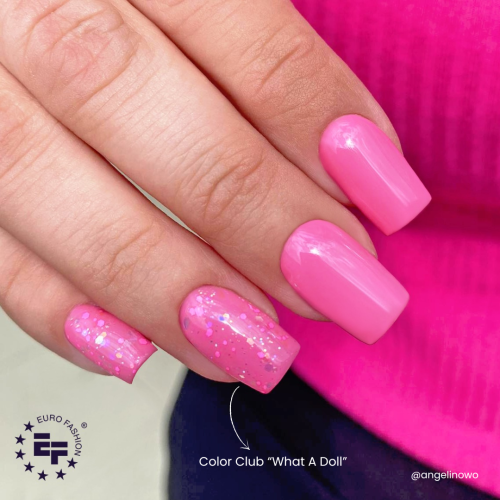 Lakier Color Club What A Doll w stylizacji paznokci