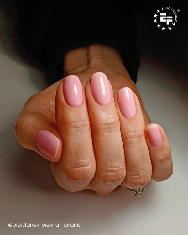 Lakier hybrydowy EFexclusive Gellacco 593 w stylizcji