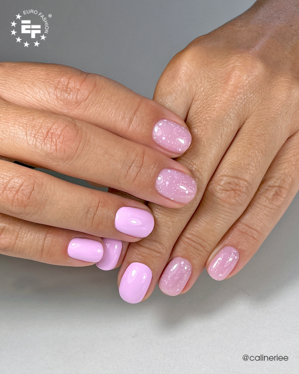 GELme ONE Coat Really Lily 317 w stylizacji paznokci.