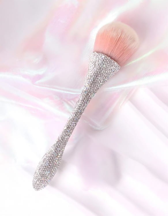 Pędzelek do pyłu ze srebrnymi cyrkoniami