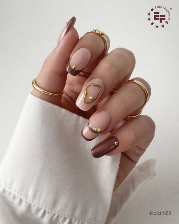 Wypukłe, żelowe zdobienie pokryte złotym pyłkiem Mirror Effect