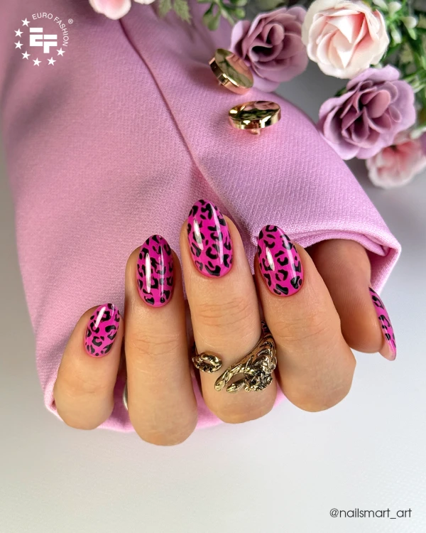 Lakier hybrydowy GELme ONE Coat Neon Pink 333 w stylizacji paznokci