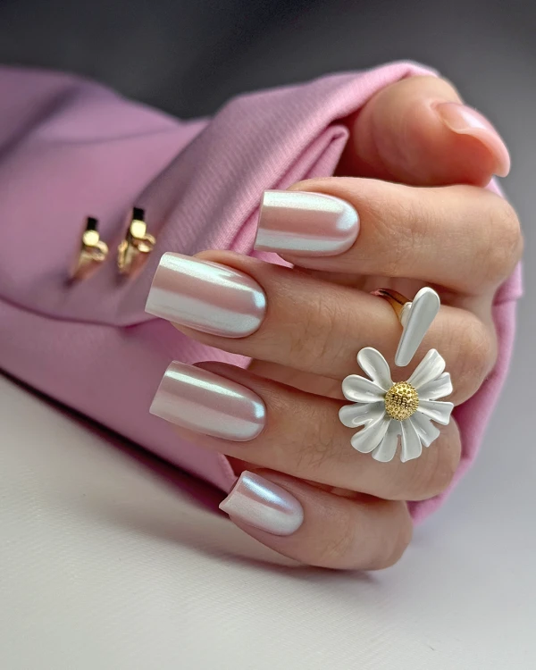 Pyłek Mirror Effect na paznokciach glazed donut nails